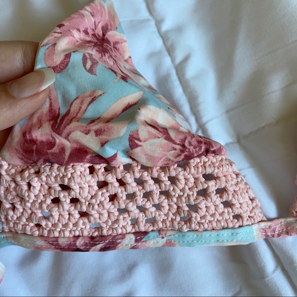 LIKE NEW frankies bikini top - Picture 5 of 6